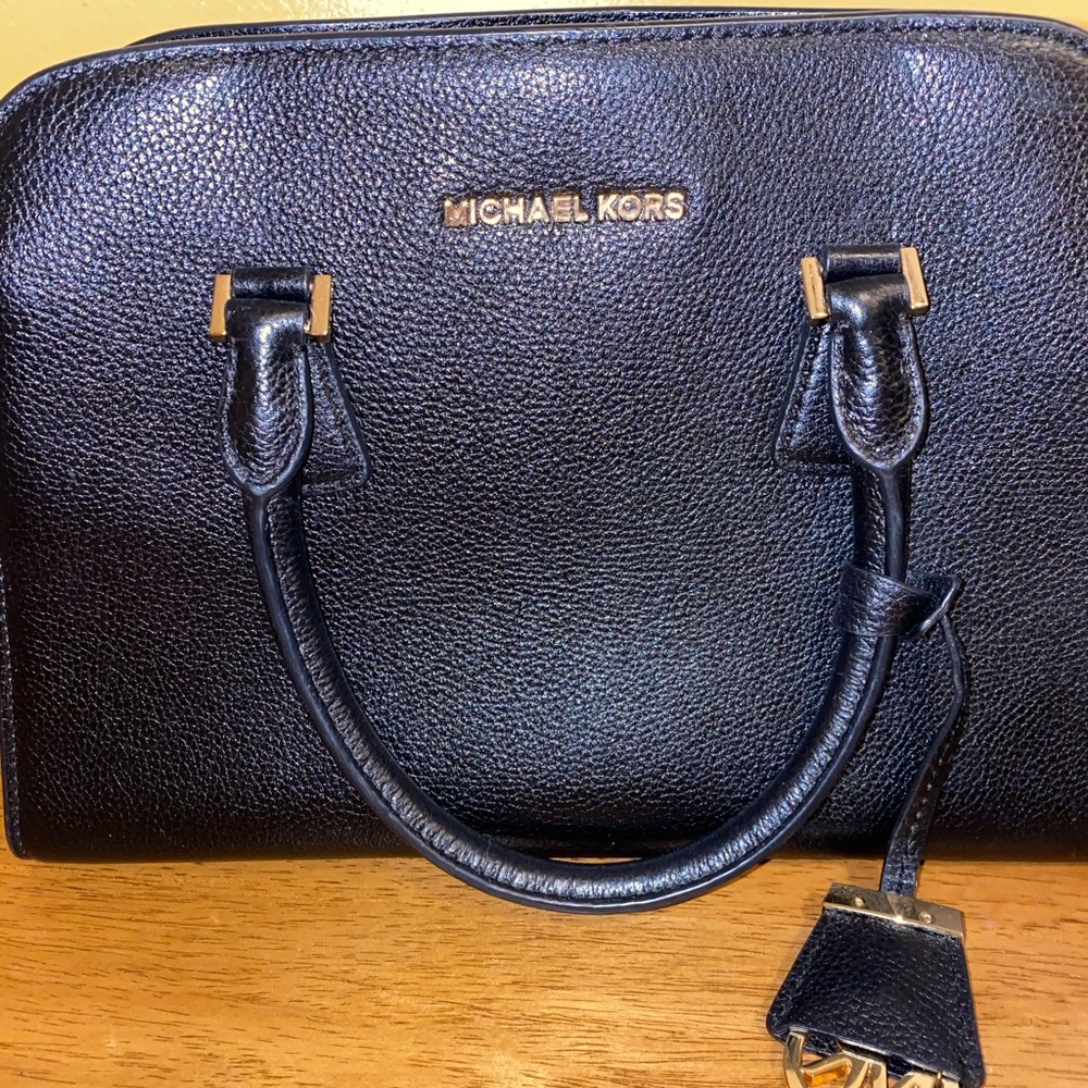 Michael Kors Handbag & wallet BUNDLE
